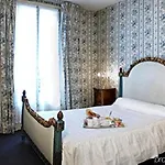 Courseine 3* Courbevoie