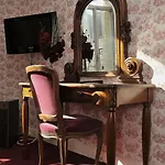 Courseine Hotel Courbevoie