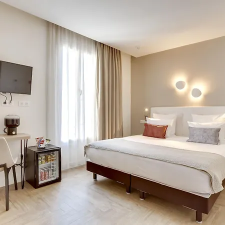 Courseine Hotel