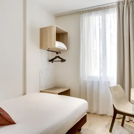 Courseine Hotel