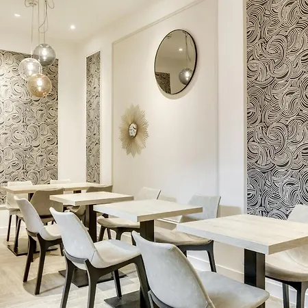 Courseine Hotel