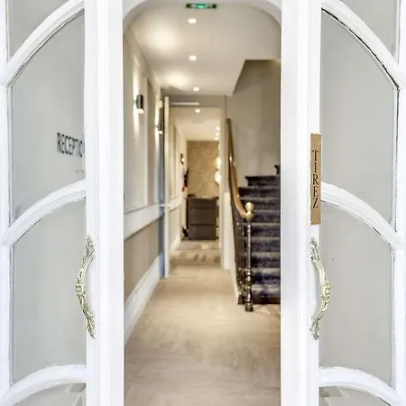 Courseine Hotel