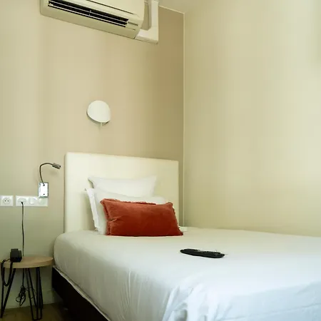Courseine Hotel Courbevoie