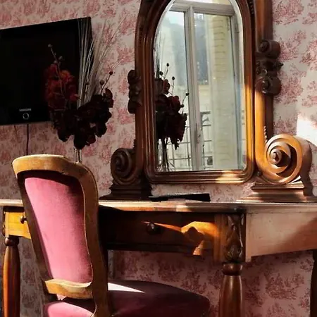 Courseine Szálloda Courbevoie