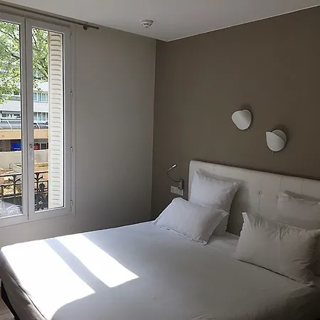 ホテル Courseine 3*