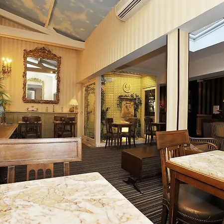 Szálloda Courseine Courbevoie