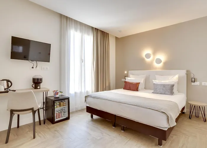 Courseine Hotel