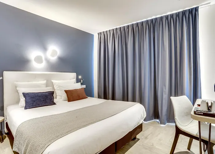 Courseine Hotel