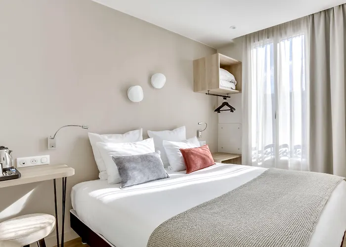 Courseine 3* Courbevoie