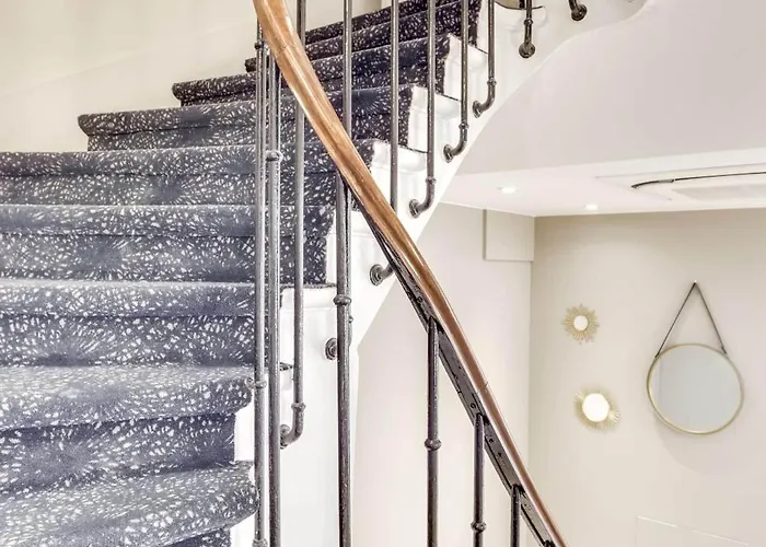 Hotel Courseine Courbevoie