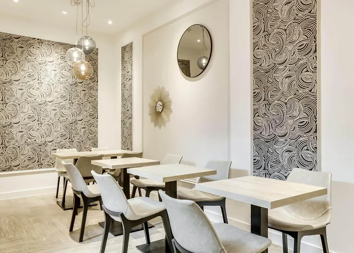 Hotel Courseine 3*