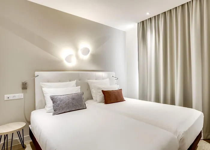 Hotel Courseine Courbevoie