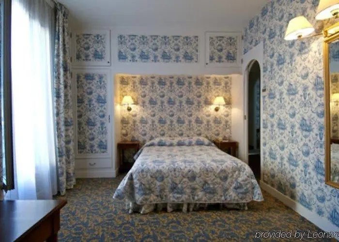 Hotel Courseine Courbevoie