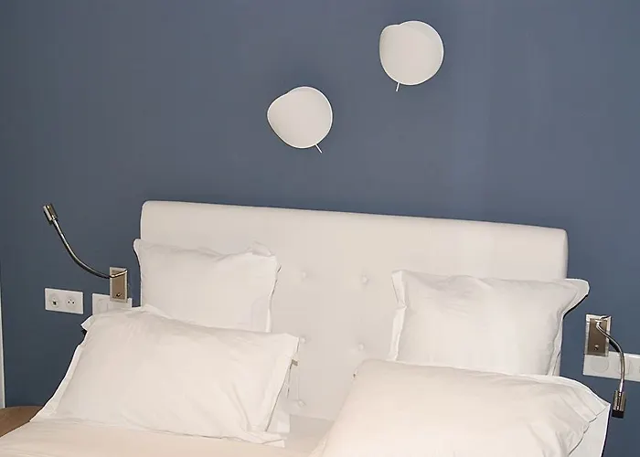 Courseine Hotel Courbevoie