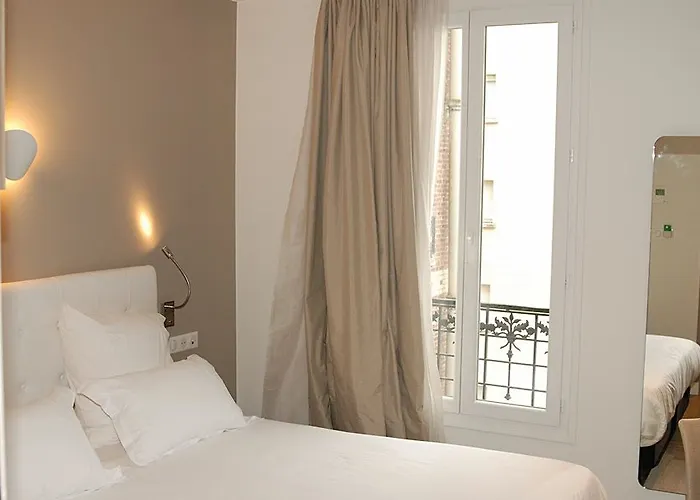 Courseine 3* Courbevoie