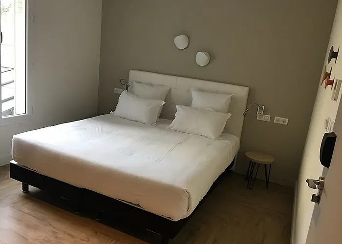 Courseine 3* Courbevoie