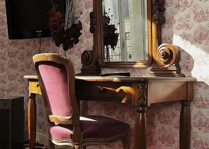 Courseine Hotel Courbevoie