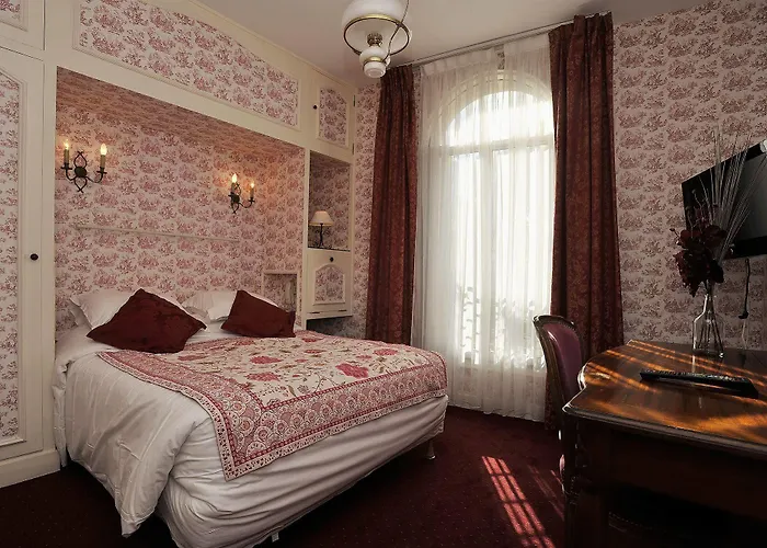 Courseine 3* Courbevoie