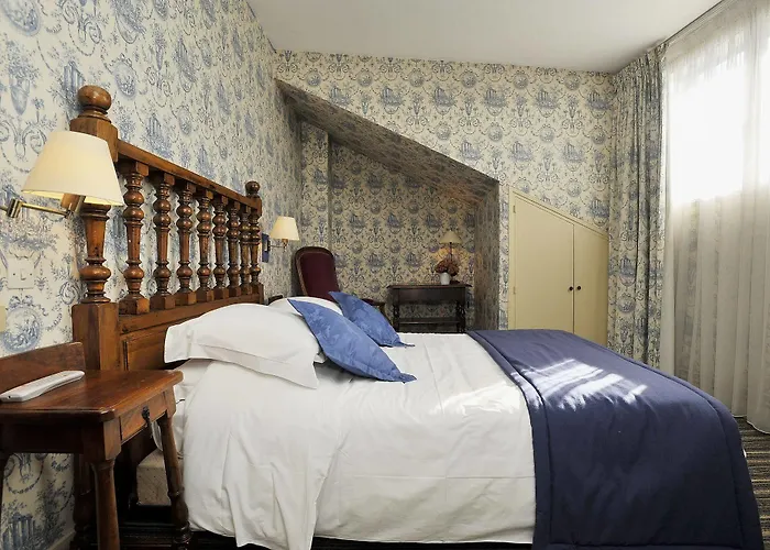 Courseine Hotel Courbevoie