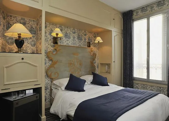 Courseine Hotel Courbevoie