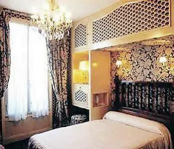 Courseine 3* Courbevoie