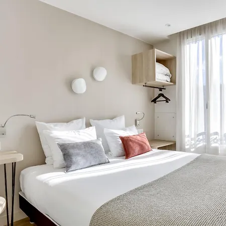 Hotel Courseine 3*