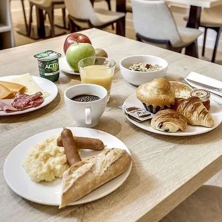 Courseine Hotel Courbevoie