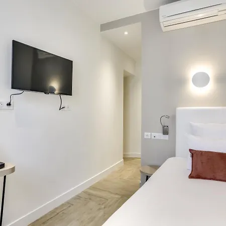 Hotel Courseine Courbevoie