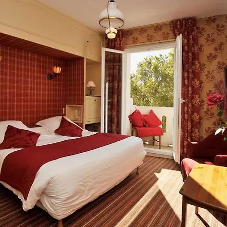 Courseine Hotel 3*