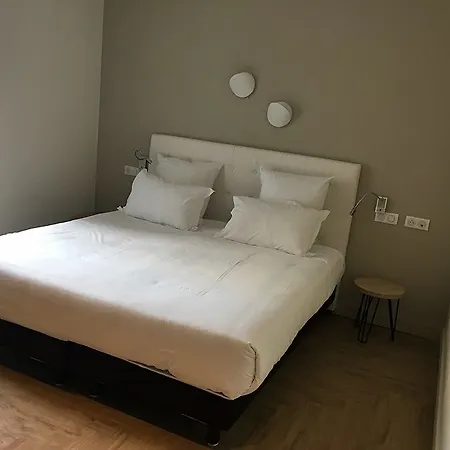 Courseine 3* Courbevoie