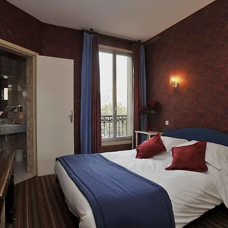Courseine Hotel 3*